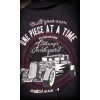 racing_sweater_junkyard-Rueckenansicht_detail_stick.jpg